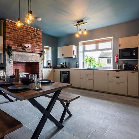 Holmfield House Villa Clayton West ภายนอก รูปภาพ