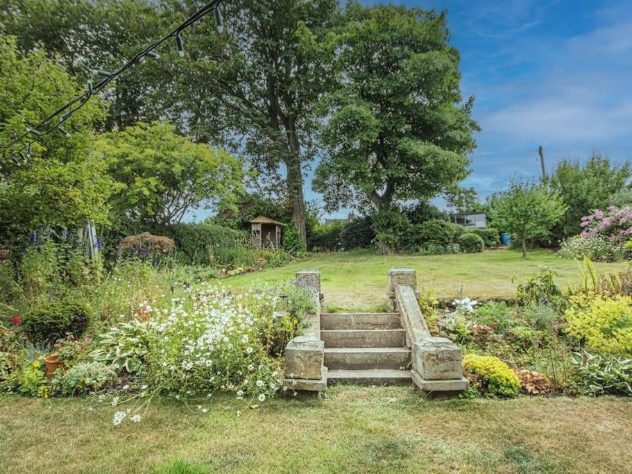 Holmfield House Villa Clayton West ภายนอก รูปภาพ